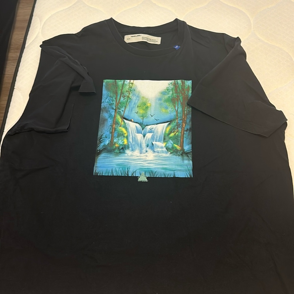 Off white t shirt